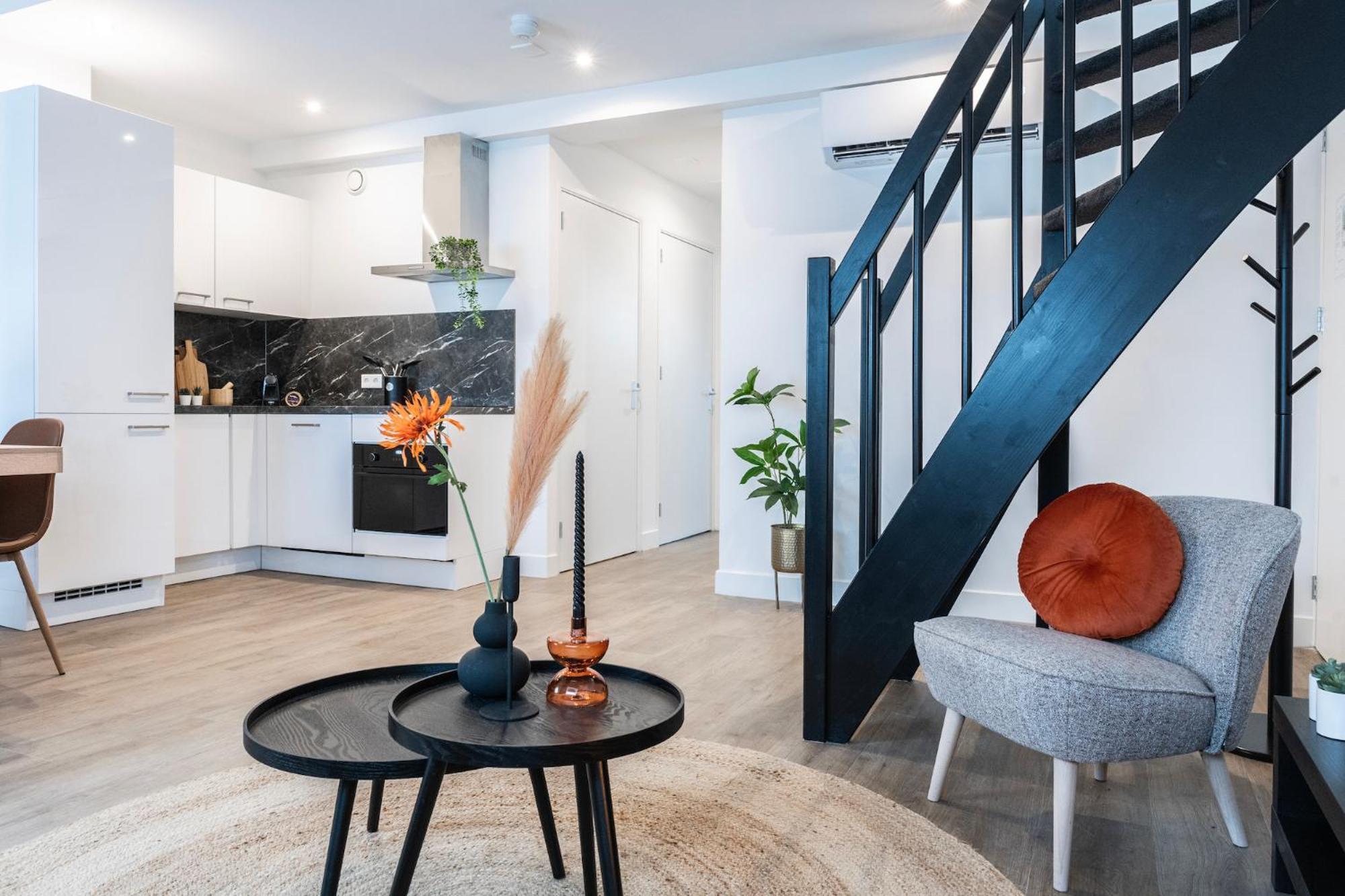 6-Bed Aircon House Diaz 60M2, Many Bedrooms Тилбург Екстериор снимка